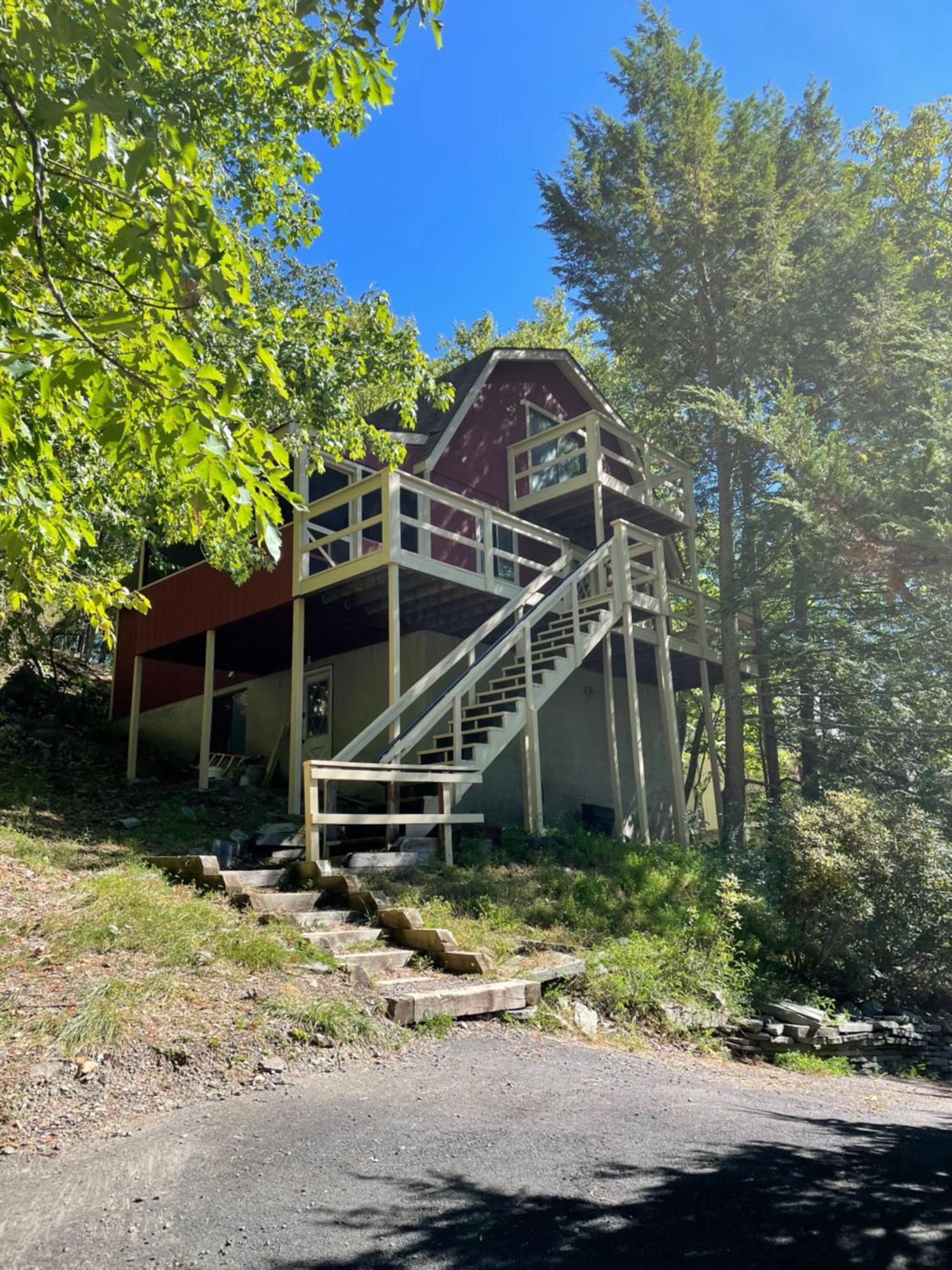 Saw Creek Cabin - Regent Hilltop Bushkill Exterior photo
