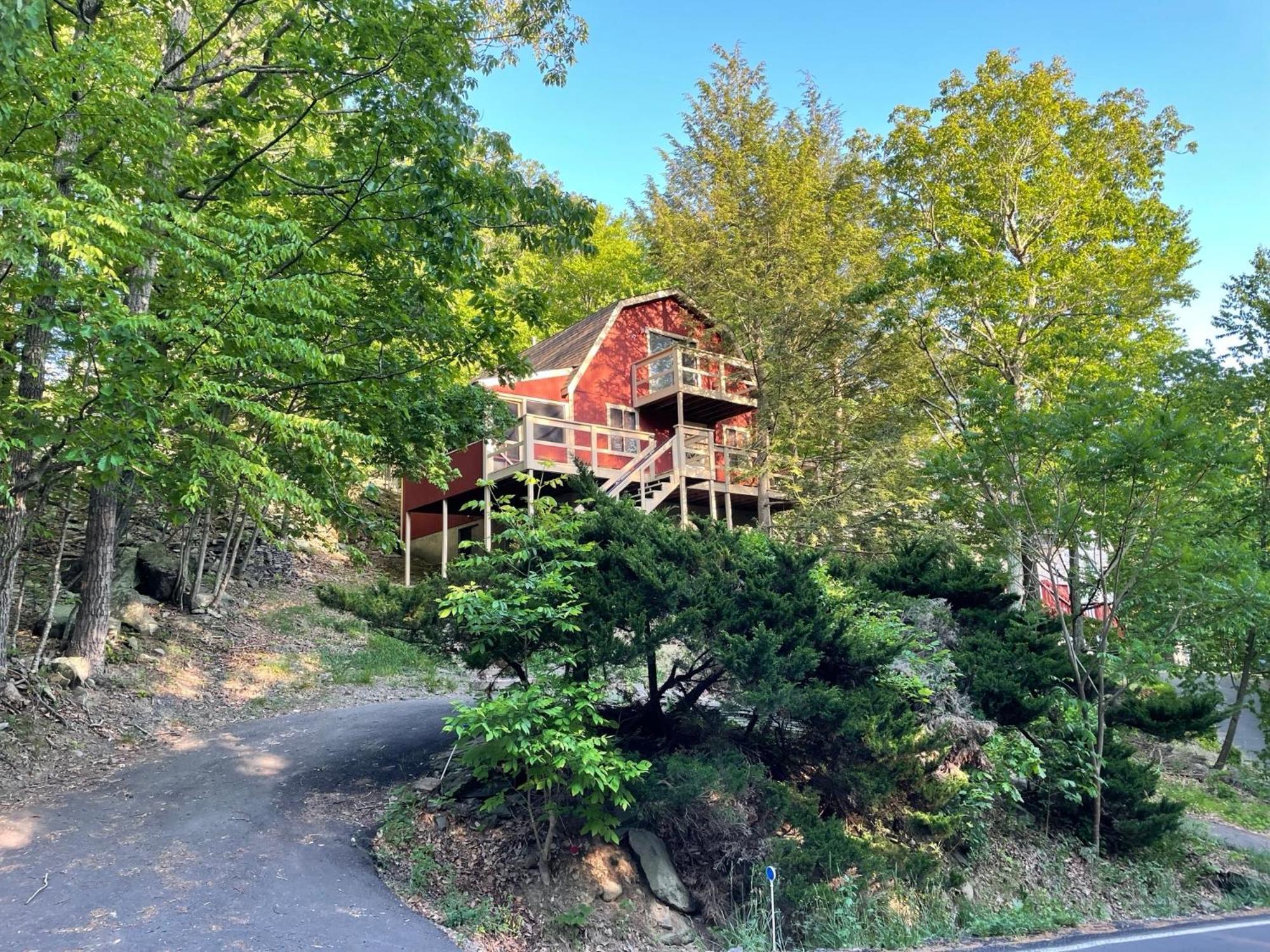 Saw Creek Cabin - Regent Hilltop Bushkill Exterior photo